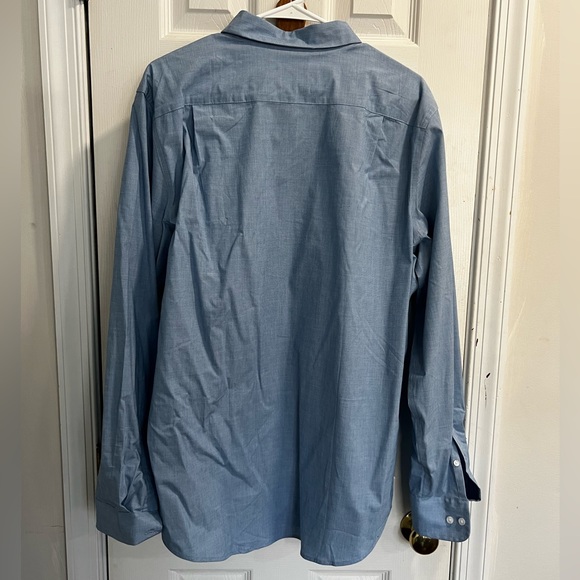 George’s Classic Fit Button Down Shirt Men’s Size Large Light Blue. - Picture 2 of 4